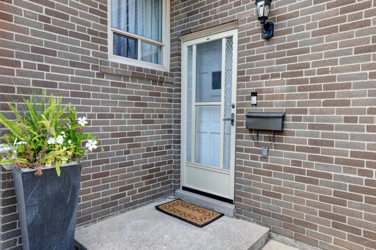 Comfy Retreat , Seneca College, Cmcc Villa *